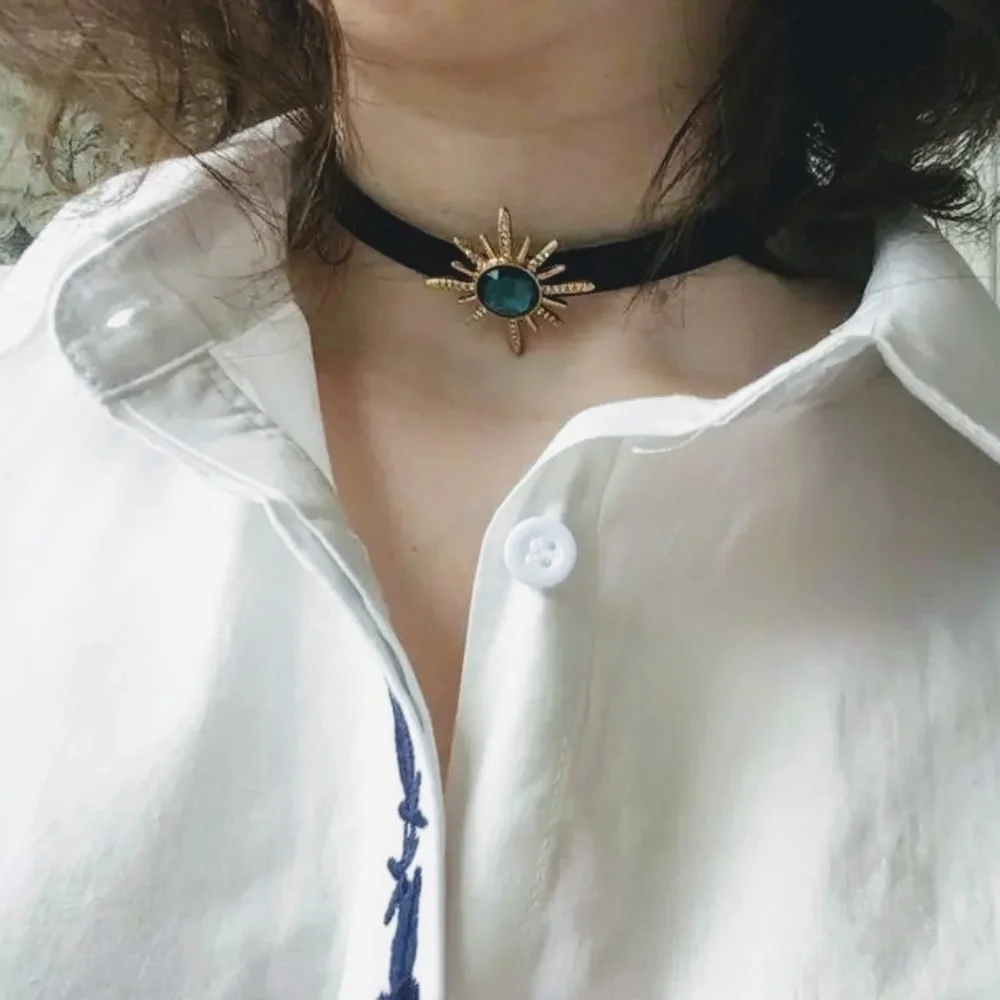Iridescent Sunburst Star Choker